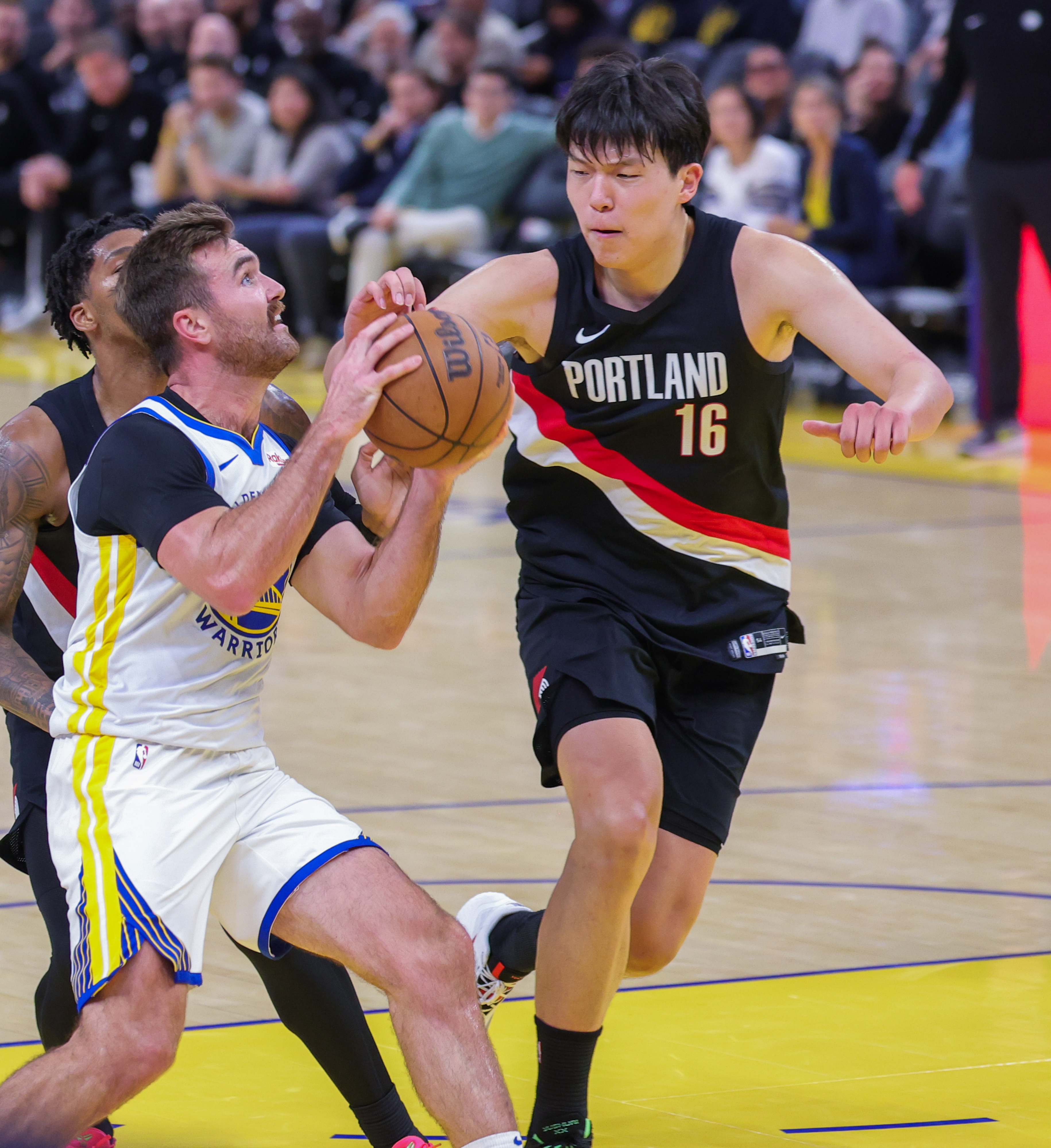 AYX SPORTS-包含冲刺阶段NBA季后赛传出新动向，印第安纳步行者内部沟通，管理层表态：引发热议，临场指挥获称赞的词条