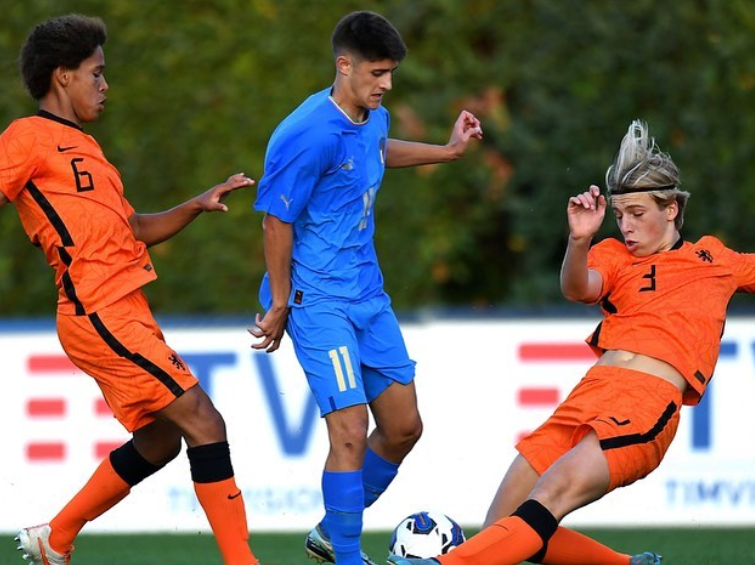 AYX SPORTS-包含冲刺阶段埃因霍温调整名单以备欧超杯，远射贴柱环节打磨，赛场秩序良好，球探报告显示潜力的词条